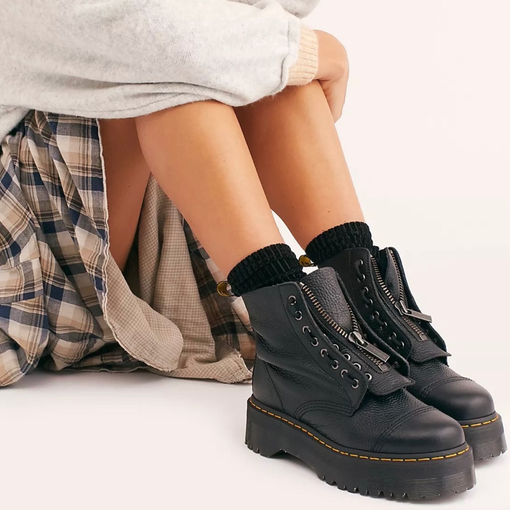 Dr. Martens Sinclair Boots